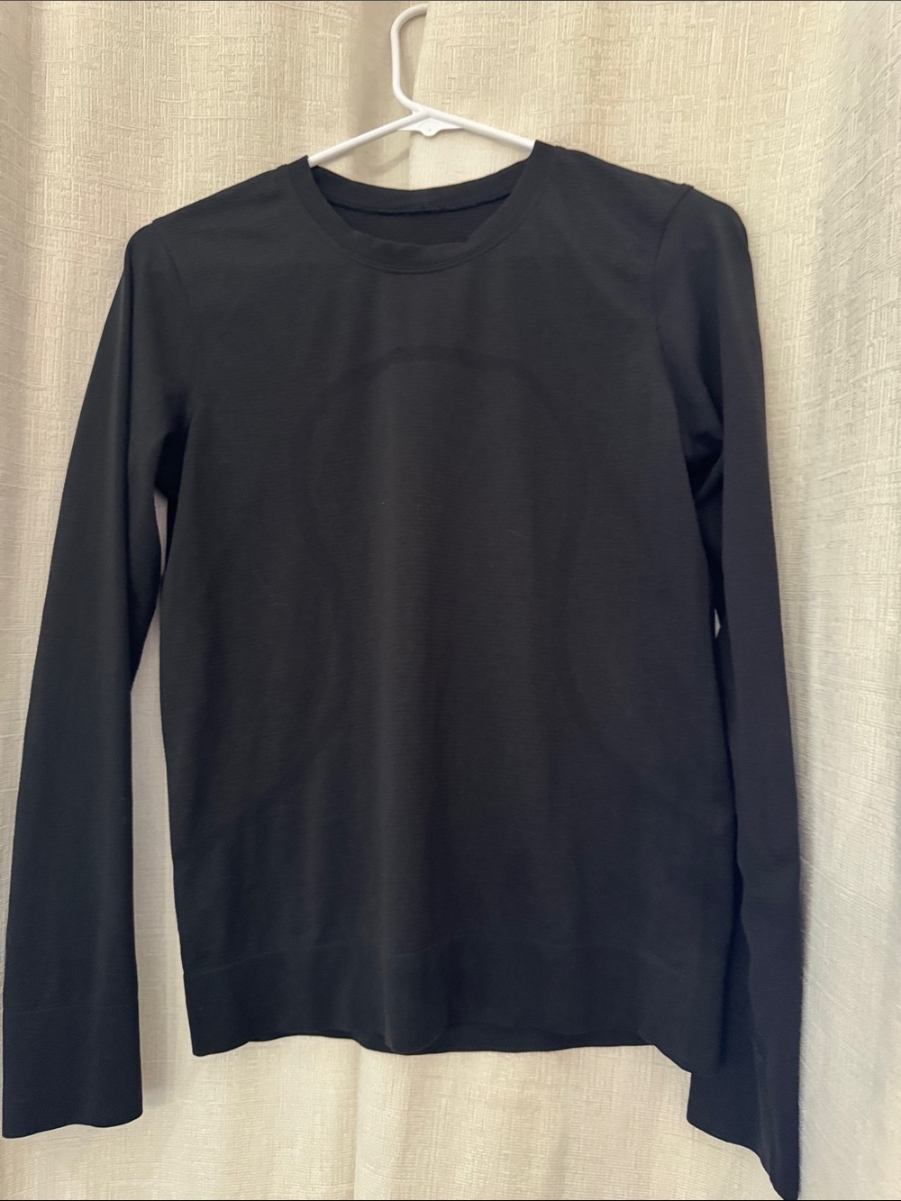 lululemon athletica Black Long-Sleeve Crew Top